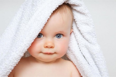 母乳喂养多久最好 母乳到2岁的济南捐卵宝宝智商高吗